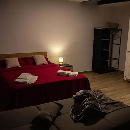 1375 Holiday home *